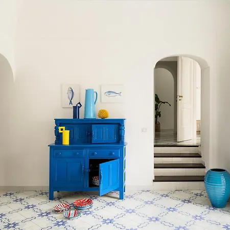 Tila, Jacuzzi, Patio, 4 Sleeps * Capri