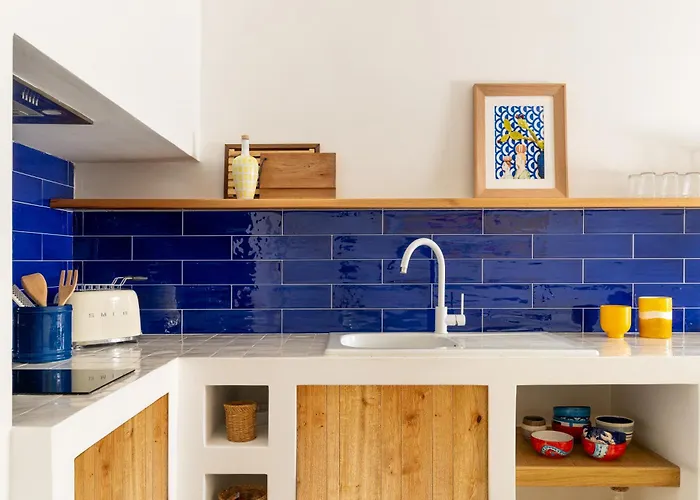 Tila, Jacuzzi, Patio, 4 Sleeps Capri