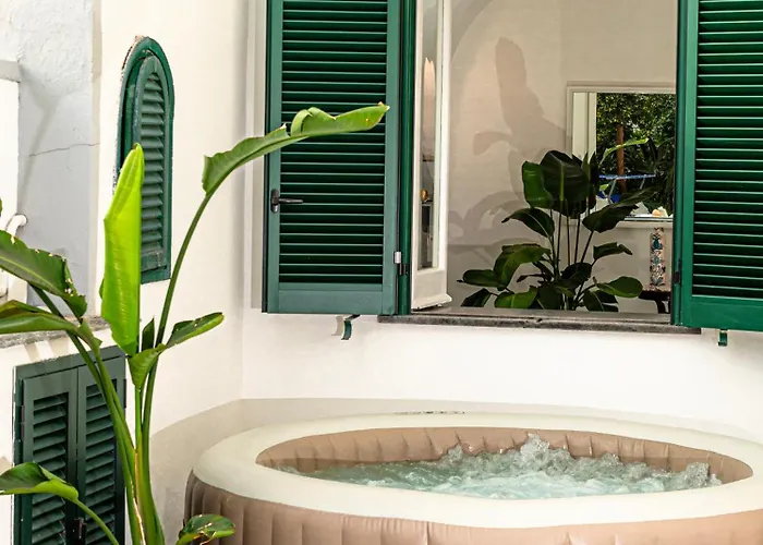 Tila, Jacuzzi, Patio, 4 Sleeps